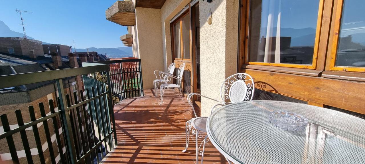 Flor De Nieve Apartman Jaca Kültér fotó